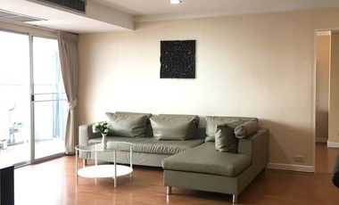 Condo en alquiler de 3 habitaciones en Khlong Toei, Bangkok