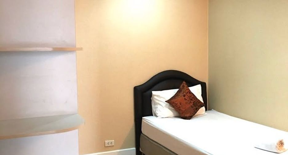 Condo en alquiler de 3 habitaciones en Khlong Toei, Bangkok