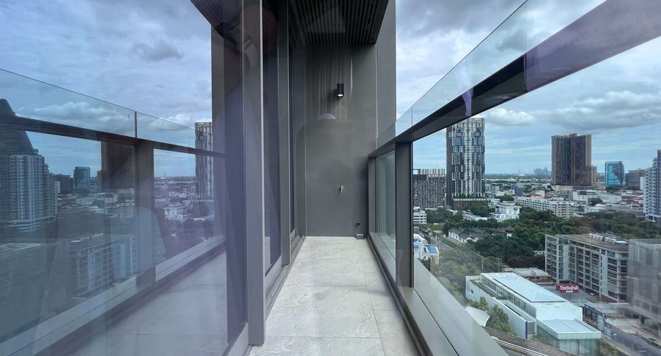 Condo en alquiler de 2 habitaciones en Khlong Toei, Bangkok