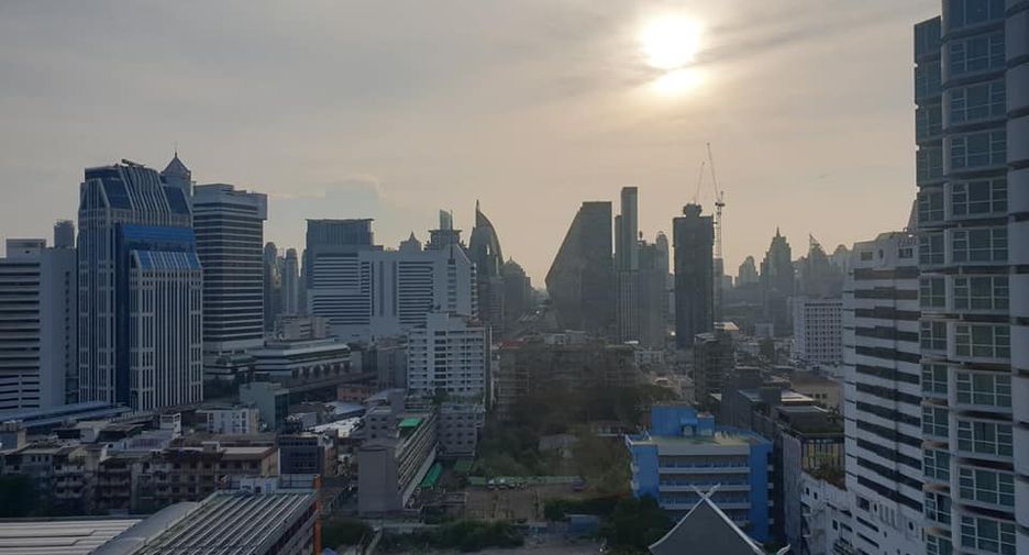 À louer 2 chambres condo à Watthana, Bangkok