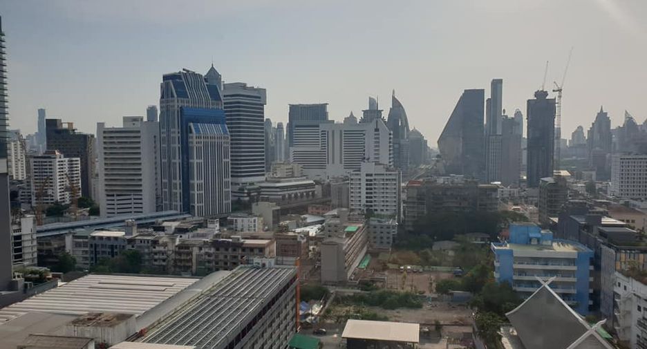 À louer 2 chambres condo à Watthana, Bangkok