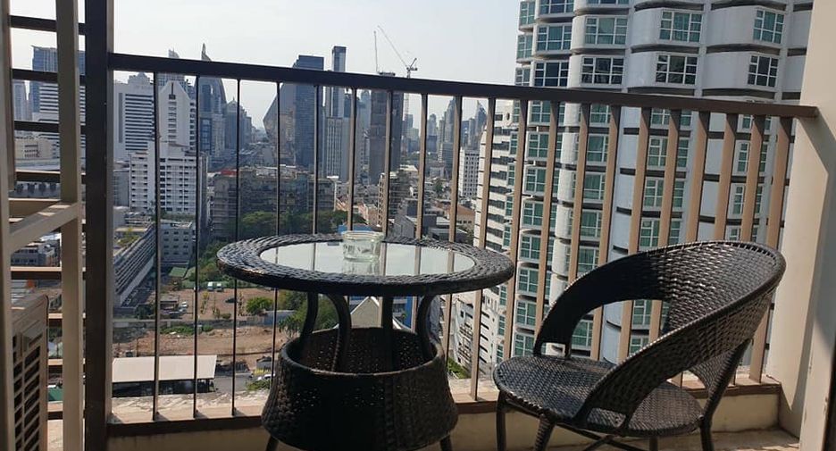 À louer 2 chambres condo à Watthana, Bangkok