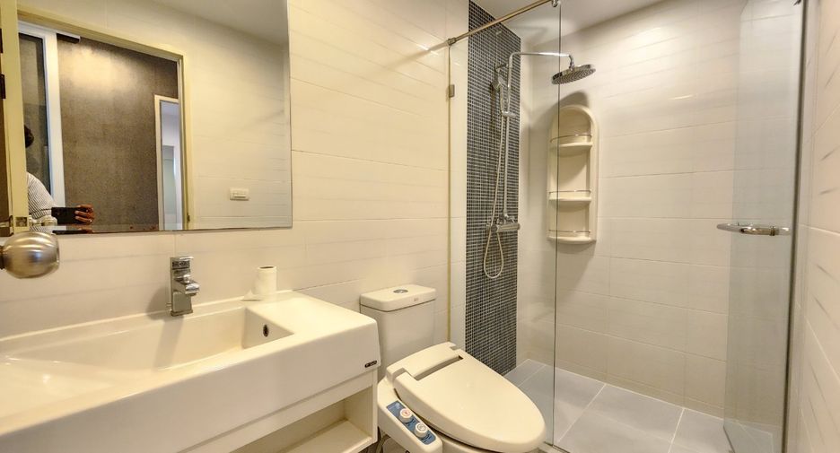 Wohnung zur Miete mit 2 Zimmer in Khlong Toei, Bangkok