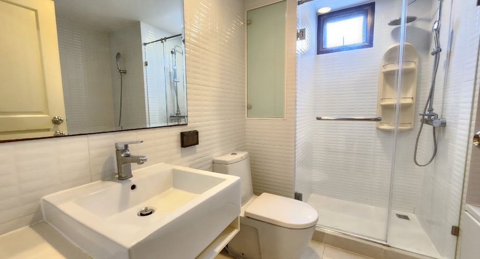 Wohnung zur Miete mit 2 Zimmer in Khlong Toei, Bangkok