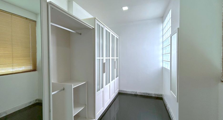Condo en alquiler de 2 habitaciones en Watthana, Bangkok