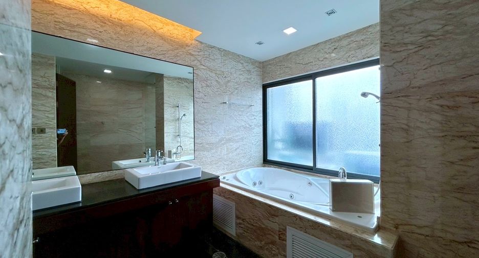 Condo en alquiler de 2 habitaciones en Watthana, Bangkok