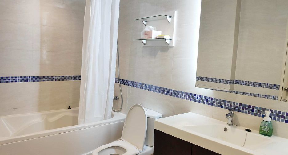 For rent 2 bedrooms condo in Khlong Toei, Bangkok