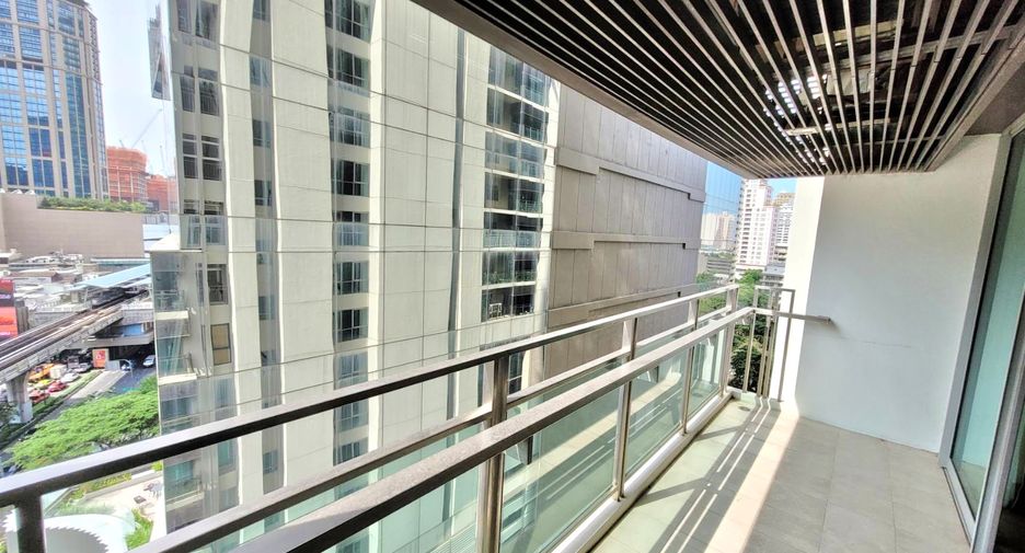 For rent 2 bedrooms condo in Khlong Toei, Bangkok