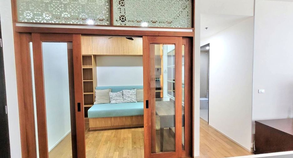 For rent 2 bedrooms condo in Khlong Toei, Bangkok