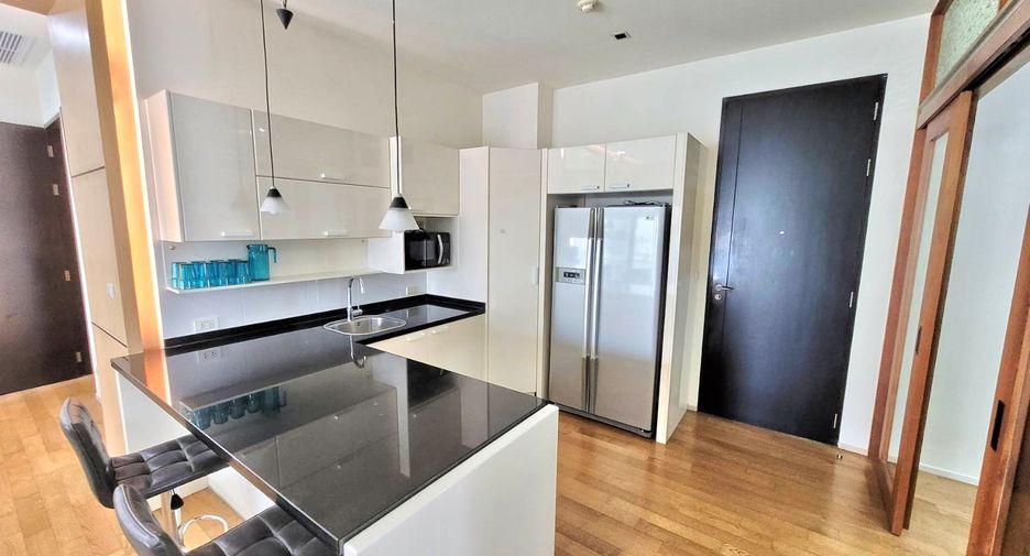 For rent 2 bedrooms condo in Khlong Toei, Bangkok