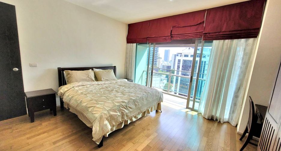 For rent 2 bedrooms condo in Khlong Toei, Bangkok