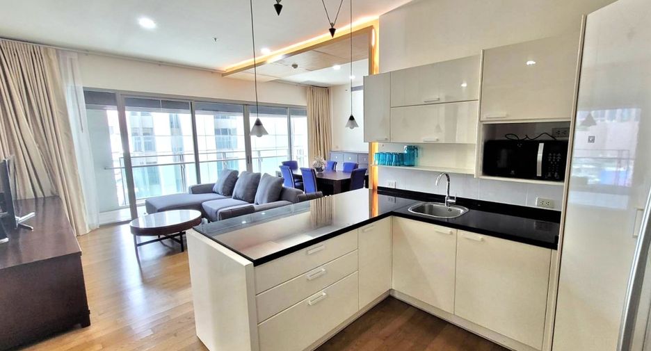For rent 2 bedrooms condo in Khlong Toei, Bangkok