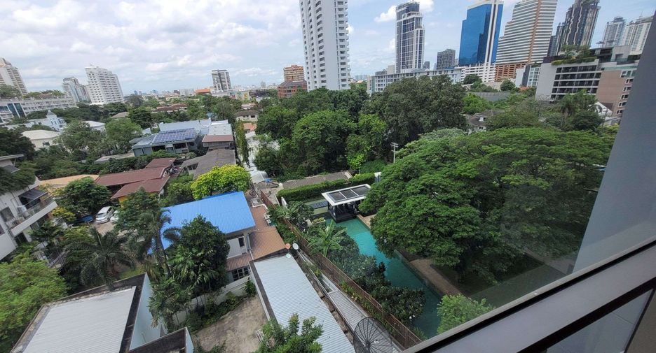 For rent 2 bedrooms condo in Watthana, Bangkok