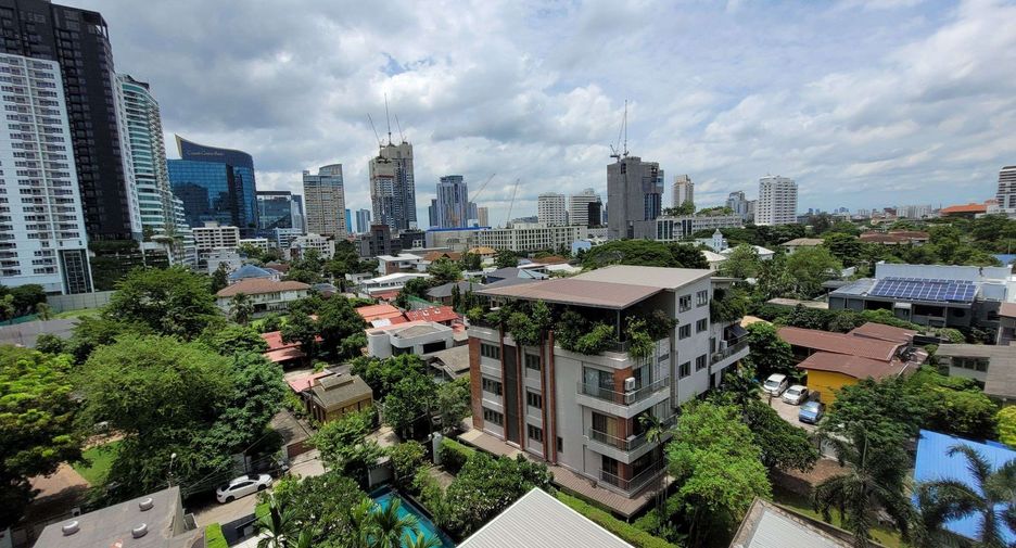 For rent 2 bedrooms condo in Watthana, Bangkok