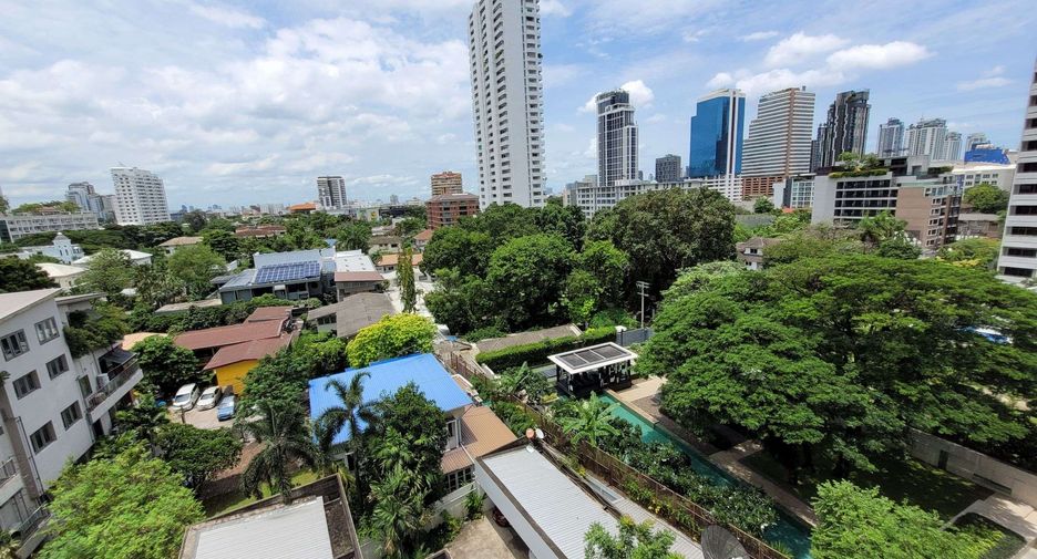 For rent 2 bedrooms condo in Watthana, Bangkok