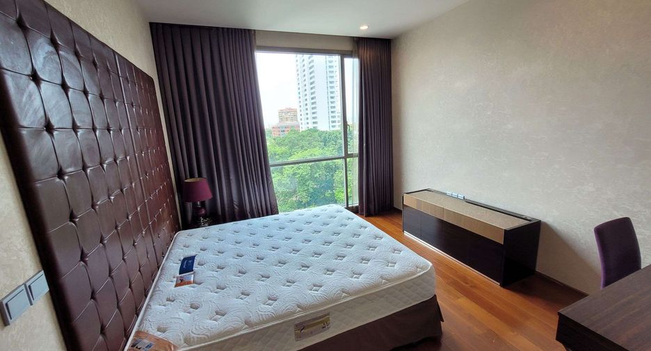 For rent 2 bedrooms condo in Watthana, Bangkok