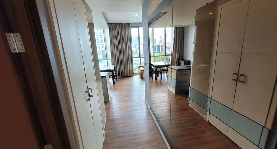 For rent 2 bedrooms condo in Watthana, Bangkok