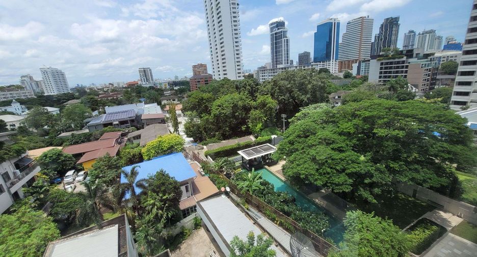 For rent 2 bedrooms condo in Watthana, Bangkok
