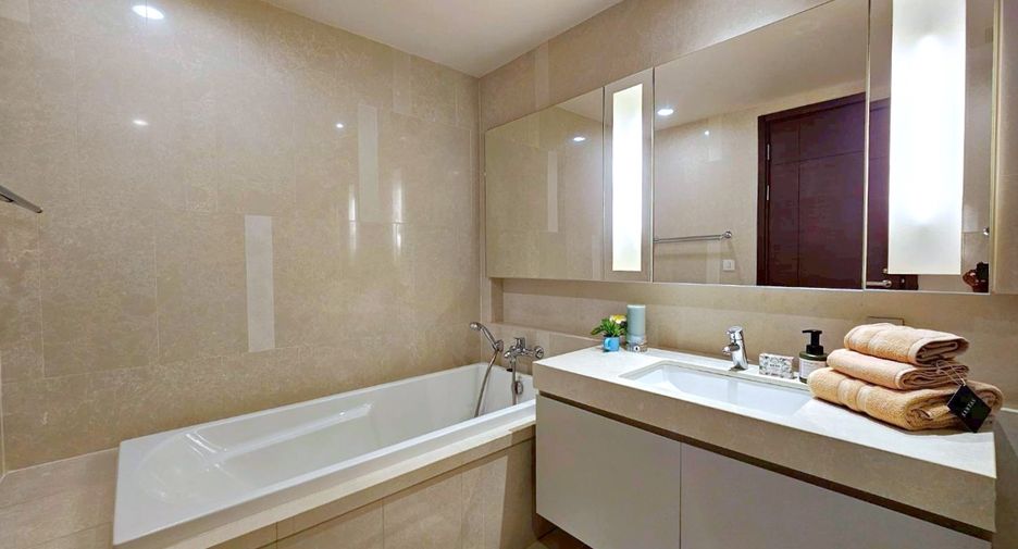 For rent 2 bedrooms condo in Watthana, Bangkok