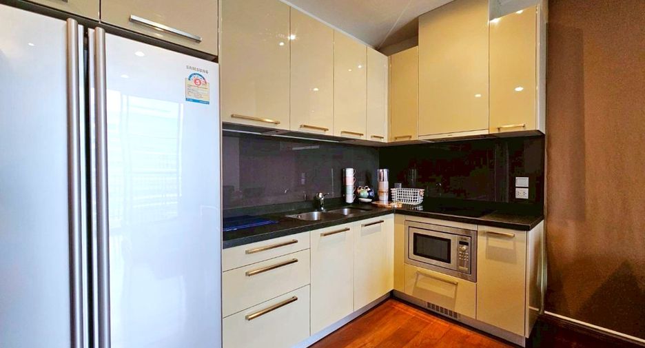 For rent 2 bedrooms condo in Watthana, Bangkok