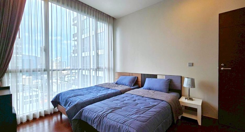 For rent 2 bedrooms condo in Watthana, Bangkok