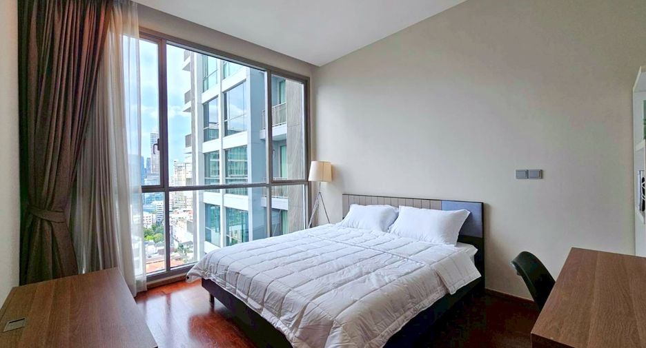For rent 2 bedrooms condo in Watthana, Bangkok