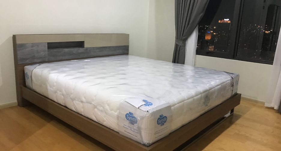 For rent 2 bedrooms condo in Watthana, Bangkok