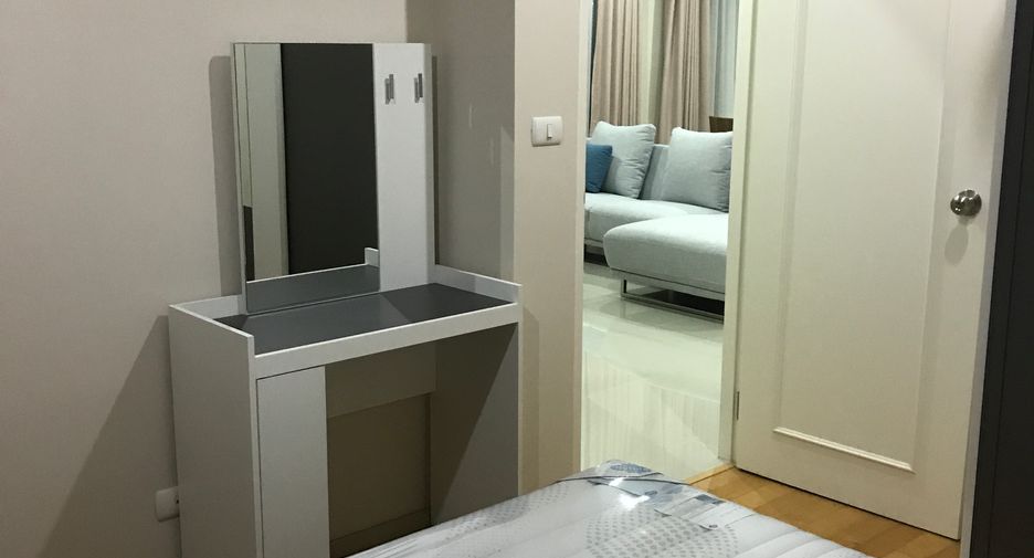 For rent 2 bedrooms condo in Watthana, Bangkok
