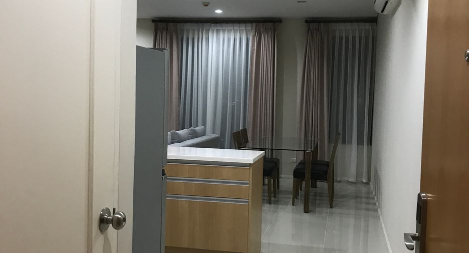 For rent 2 bedrooms condo in Watthana, Bangkok