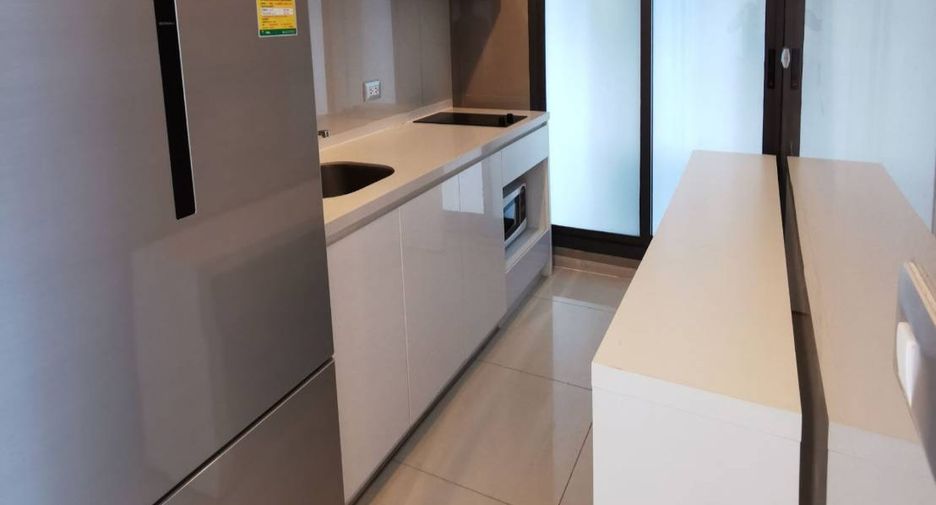 For rent 2 bedrooms condo in Khlong Toei, Bangkok