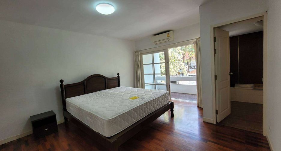 Reihenhaus zur Miete mit 3 Zimmer in Khlong Toei, Bangkok