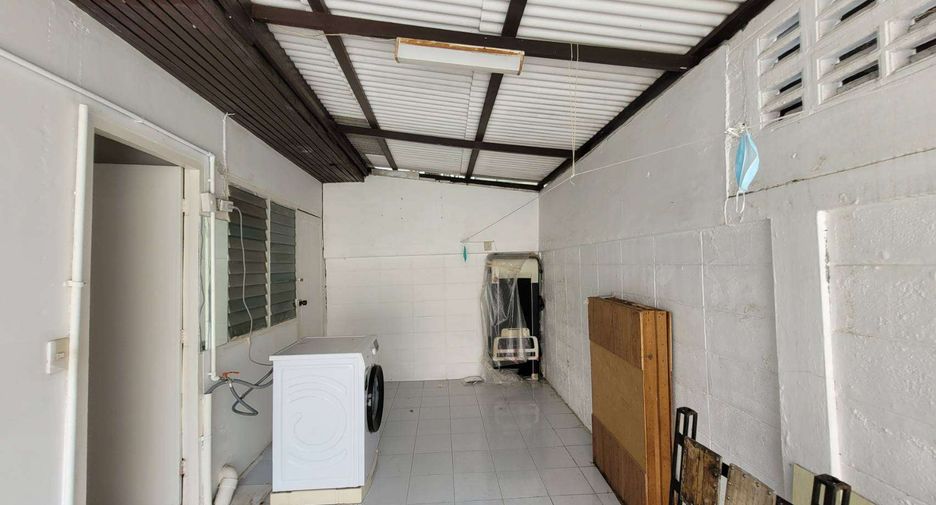 Reihenhaus zur Miete mit 3 Zimmer in Khlong Toei, Bangkok