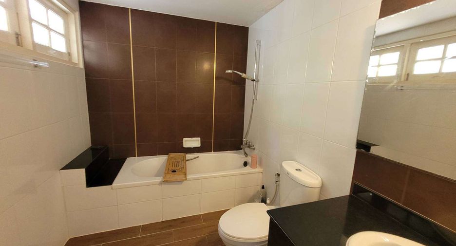 Reihenhaus zur Miete mit 3 Zimmer in Khlong Toei, Bangkok