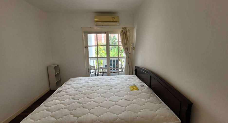 Reihenhaus zur Miete mit 3 Zimmer in Khlong Toei, Bangkok