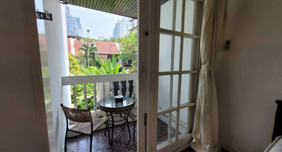 Reihenhaus zur Miete mit 3 Zimmer in Khlong Toei, Bangkok