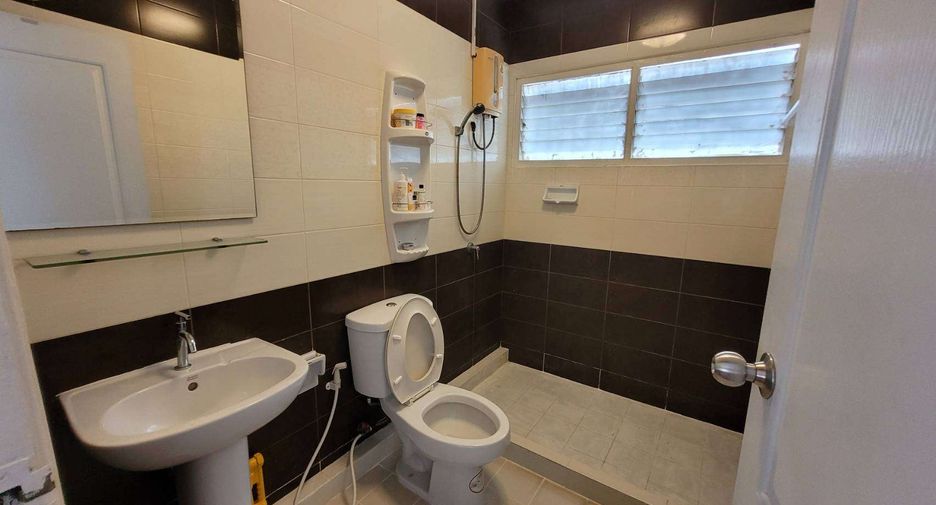 Reihenhaus zur Miete mit 3 Zimmer in Khlong Toei, Bangkok