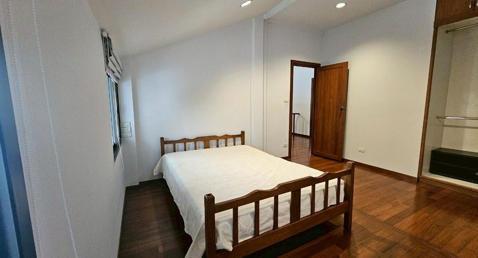 ให้เช่า 3 ห้องนอน บ้านเดี่ยว ใน คลองเตย, กรุงเทพฯ