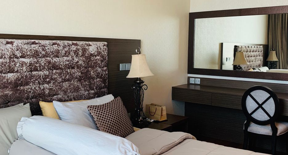 For rent 2 bedrooms condo in Watthana, Bangkok