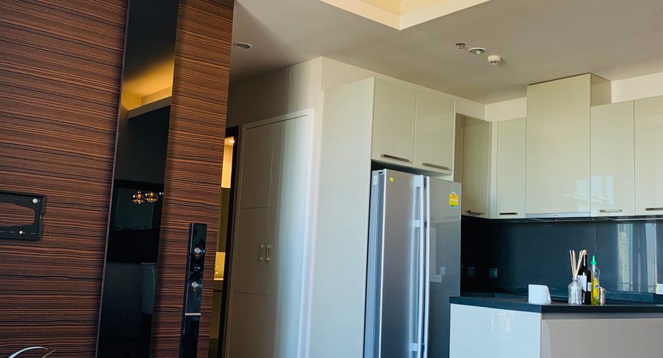 For rent 2 bedrooms condo in Watthana, Bangkok