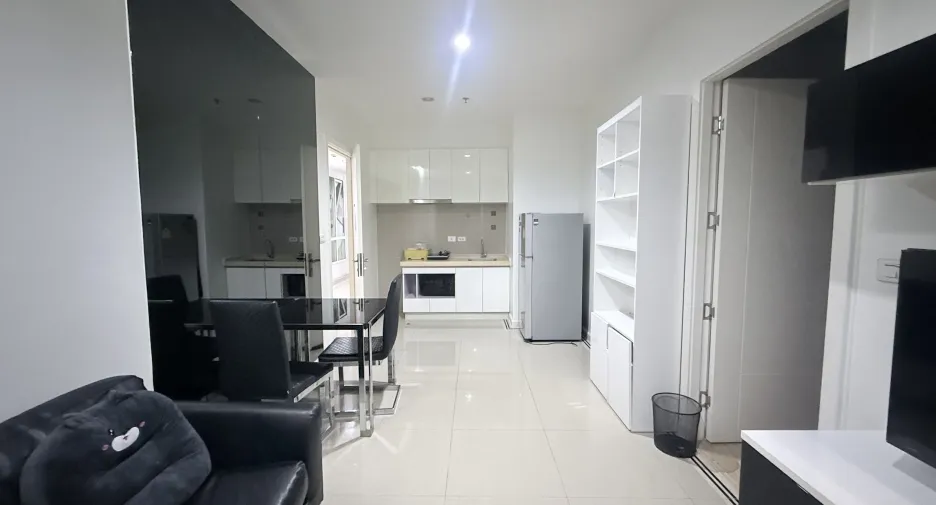 For rent 1 bed condo in Huai Khwang, Bangkok