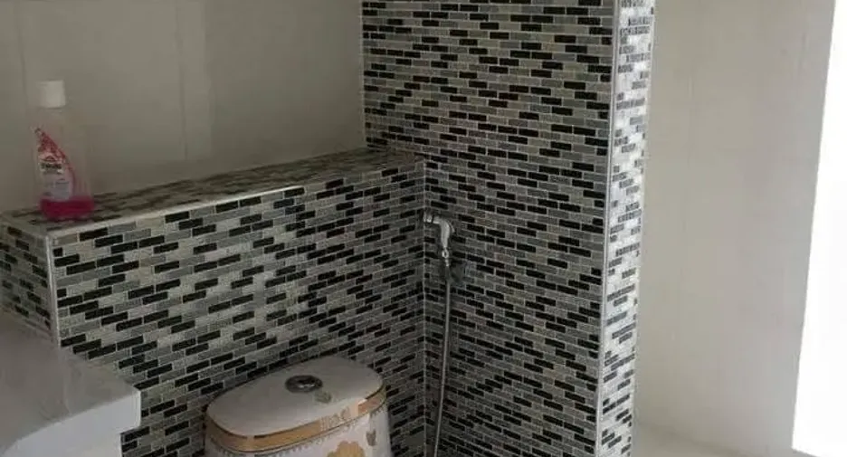 Casa adosada en venta de 5 habitaciones en Mueang Rayong, Rayong