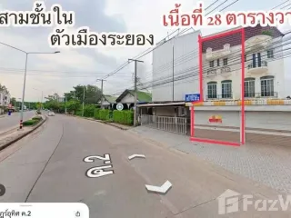 Casa adosada en venta de 5 habitaciones en Mueang Rayong, Rayong