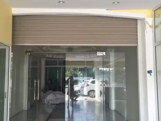 Casa adosada en venta de 5 habitaciones en Mueang Rayong, Rayong