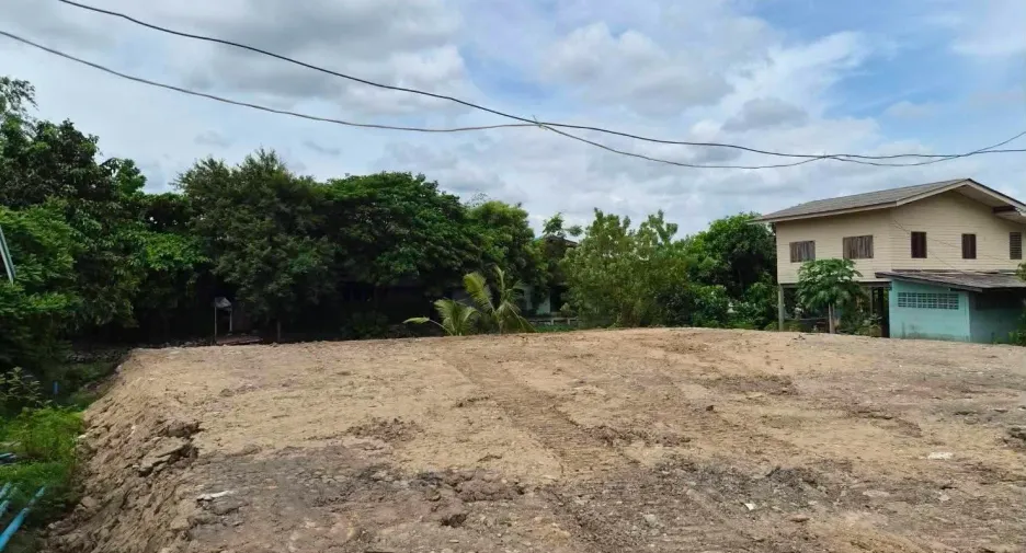 Terreno en venta en Mueang Pathum Thani, Pathum Thani