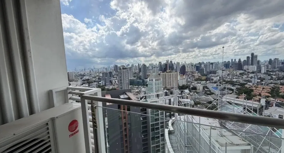 For rent 2 bedrooms condo in Khlong Toei, Bangkok