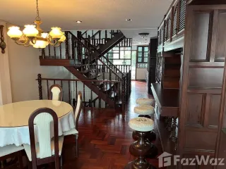 For rent 3 bedrooms townhouse in Sathon, Bangkok