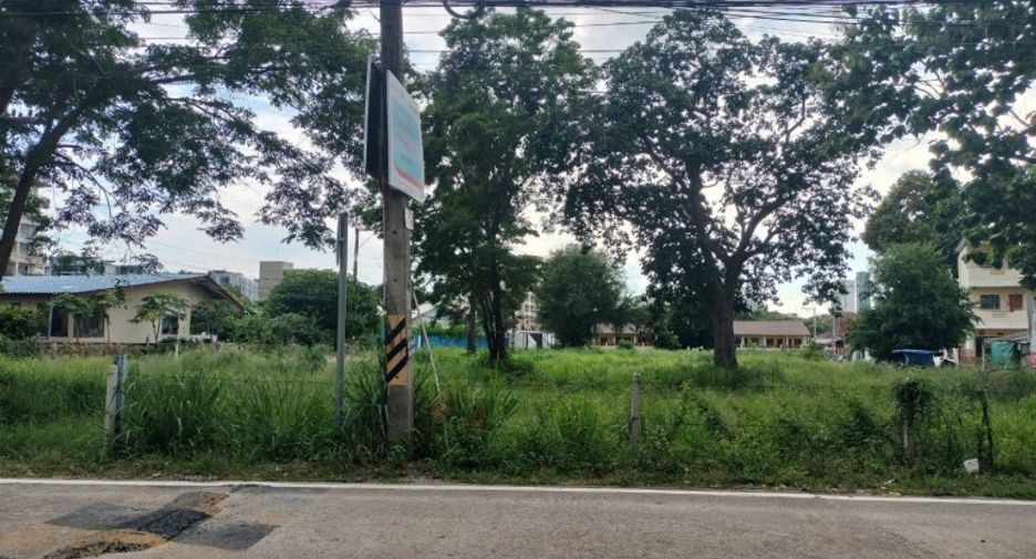 出售 土地 在 Bang Lamung, Chon Buri