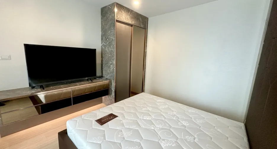 For sale 2 bedrooms condo in Yan Nawa, Bangkok