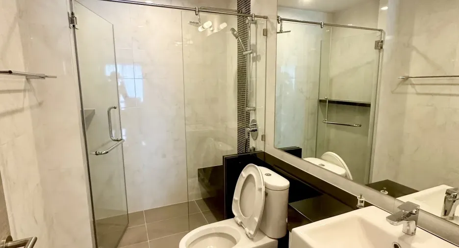 For sale 2 bedrooms condo in Yan Nawa, Bangkok
