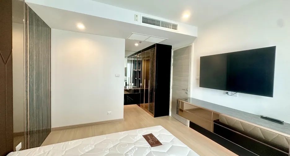 For sale 2 bedrooms condo in Yan Nawa, Bangkok